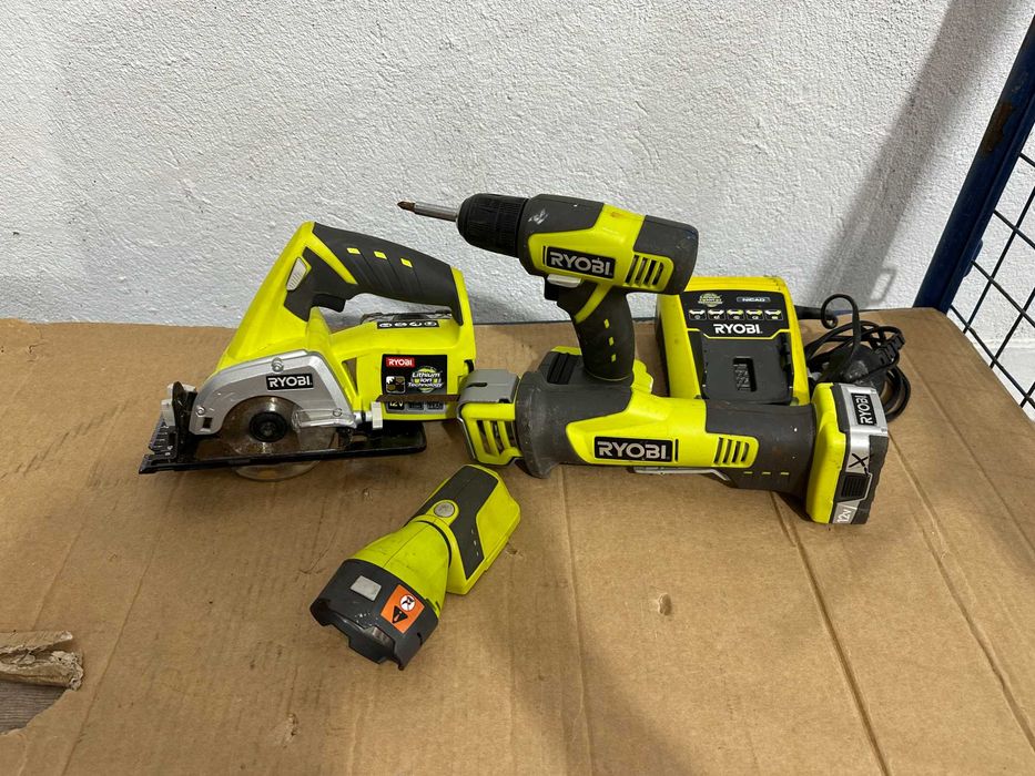 Винтоверт Сет Ryobi  12 V