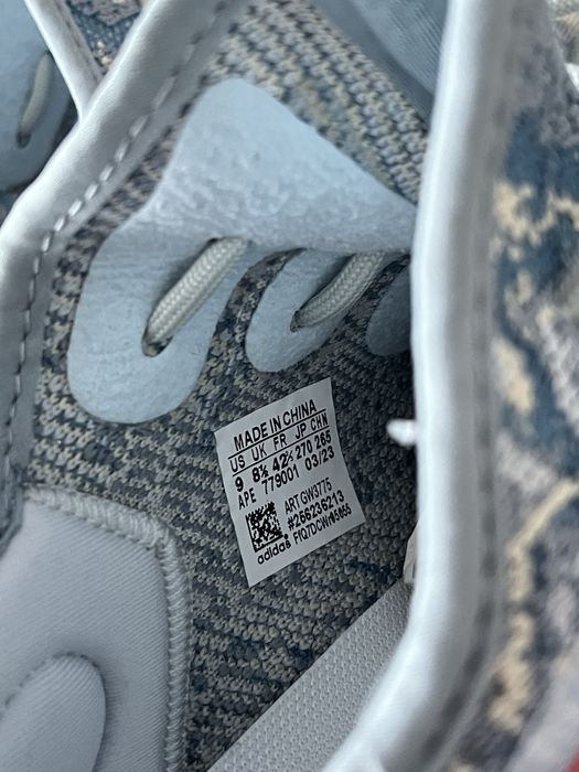 Adidas yeezy nr 42 2/3 noi in cutie