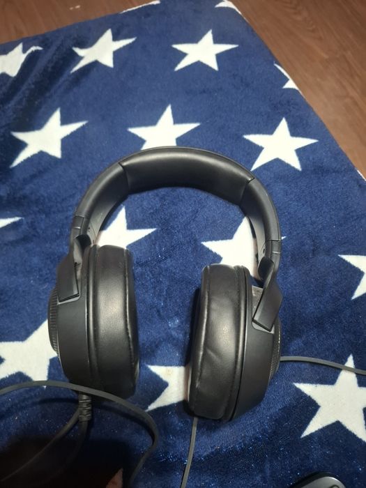 Vând Căsti Razer