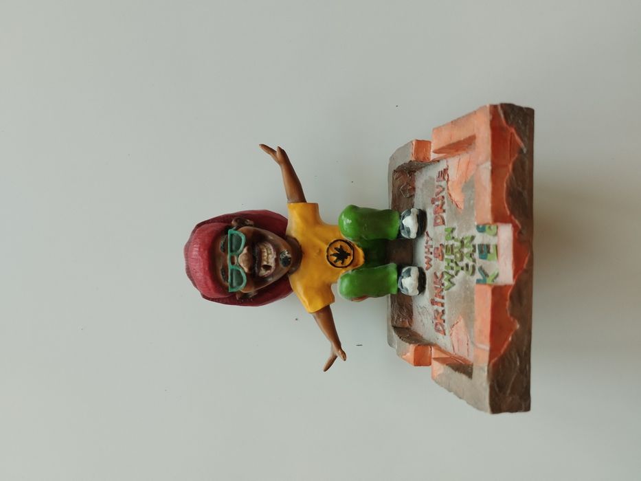 Продавам пепелник Боб Марли