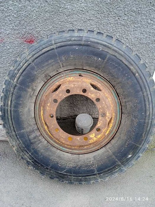 Резина с дисками на грузовые машины