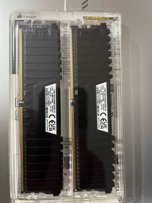 memorie ram corsair vengeance lpx second hand si noi de vanzare