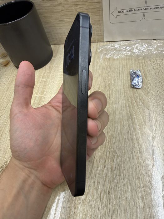 Iphone 15 pro qora