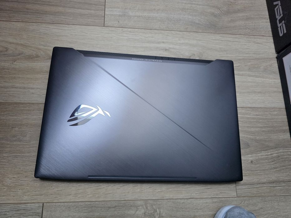 Laptopuri gaming pentru piese