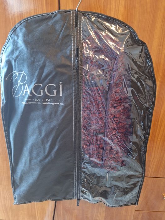 Titlu: Costum elegant băieți (sacou + vestă + pantaloni) – ocazii speciale

Preț: (completează prețul)

Descriere:
Vând costum elegant pentru băieți,
