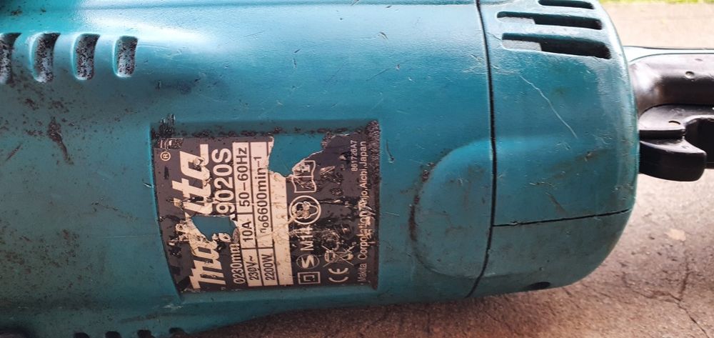 Flex makita 2200w. Model GA9020 S.