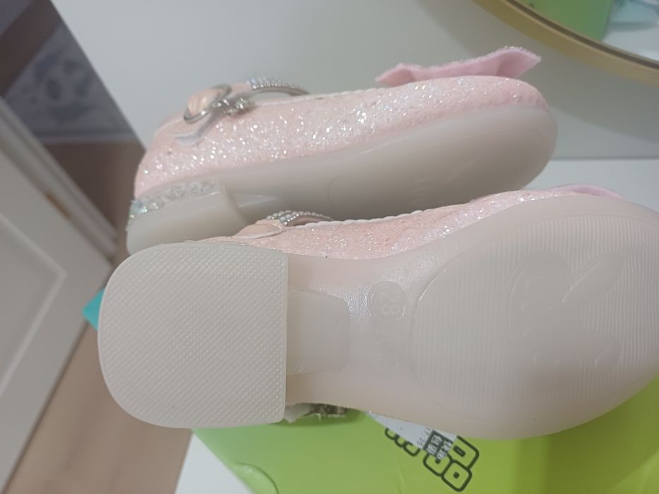 Туфли новые для девочки