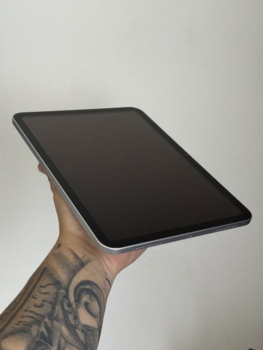 Tableta APPLE iPad 11" (A16), 128GB, Wi-Fi, 2025 Silver Noua Impecabila