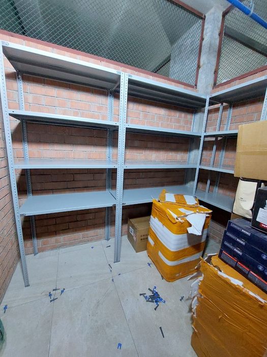 Продам стеллажи металлические