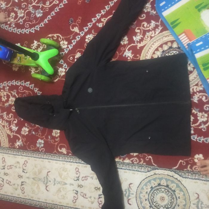 Продам куртку осений