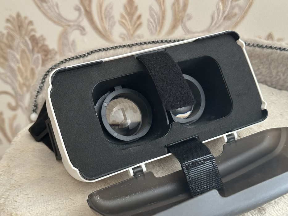 VR-адаптер для игр на телефоне настраимовый.