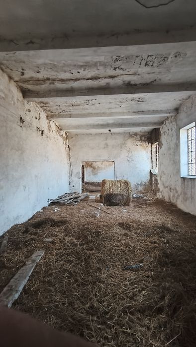 Cladiri+teren de vanzare