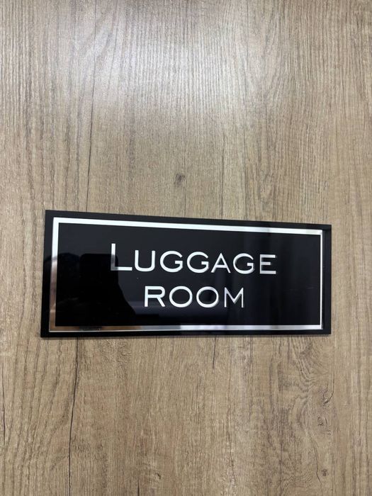 Изготовление табличек и вывесок | Офис, дверь, фасад