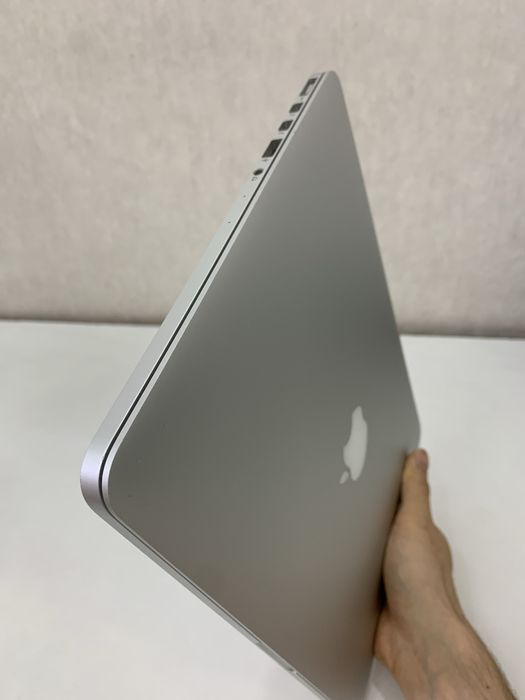MacBook Pro 13 (Early 2015) / i5 / 8GB / Retina — Состояние отличное!