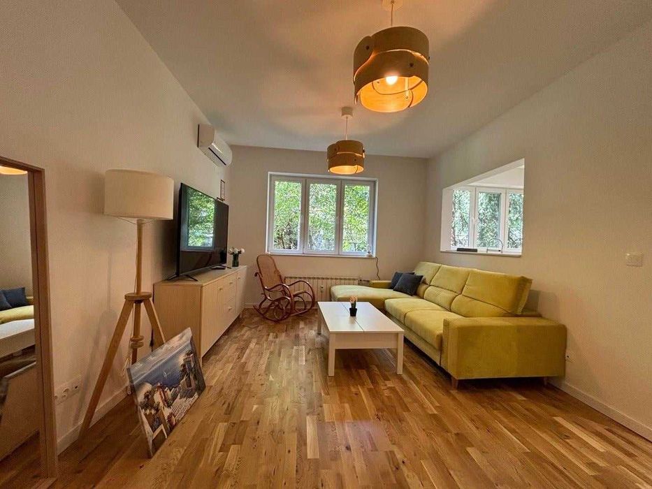 Дава се под наем Двустаен апартамент в София, Център - 65 кв.м за 561 € - Снимка #1