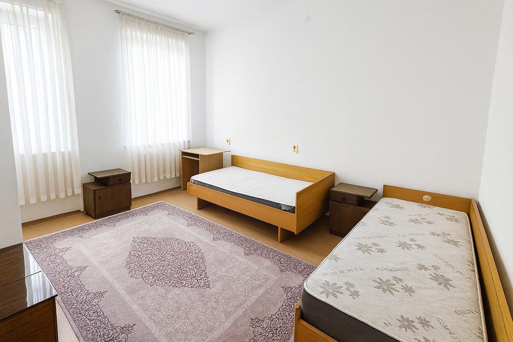 Дава се под наем Едностаен апартамент в Пловдив, Център - 50 кв.м за 255 € - Снимка #1