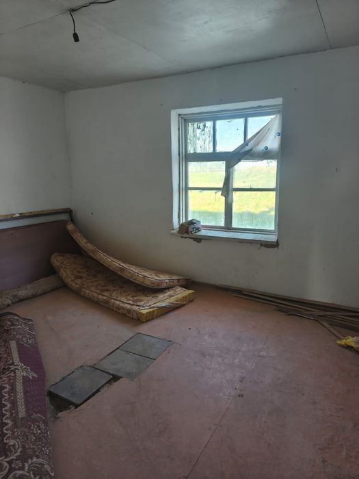 Жер үй сатылады.