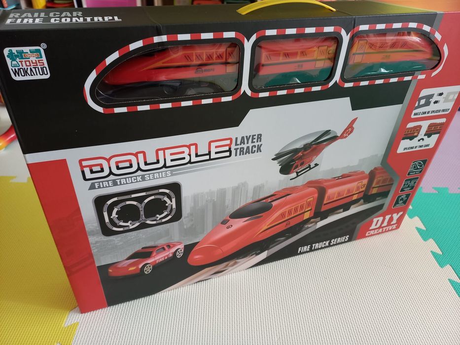 Tren cu circuit, Multicolor