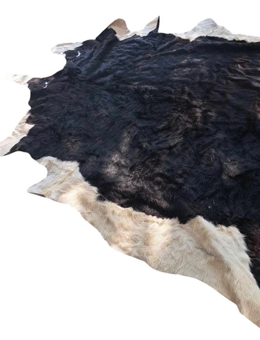 Килим телешка кожа,много голям