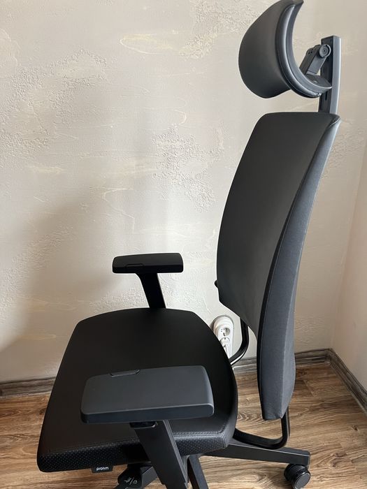 Ергономичен офис стол