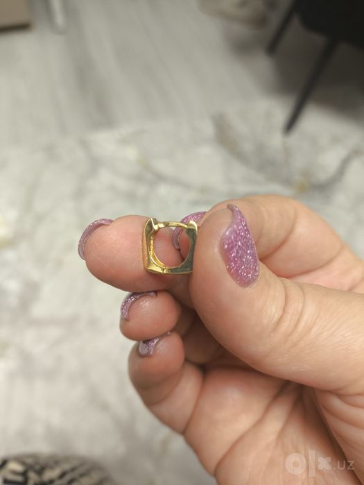 Продам золотые сережки