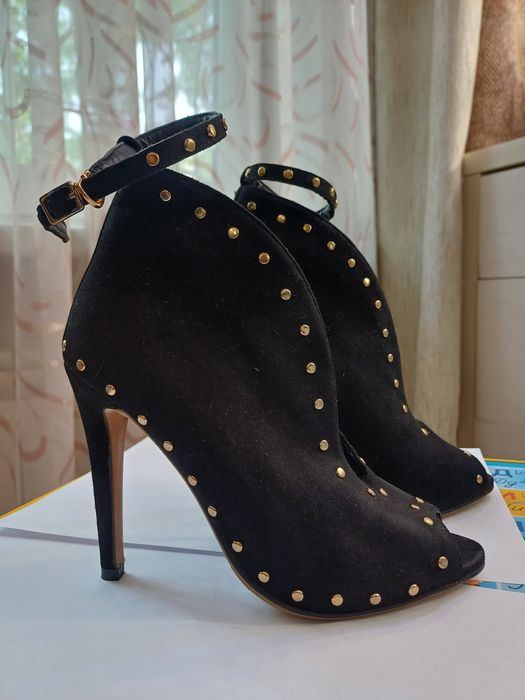 Продам новые туфли размер 36