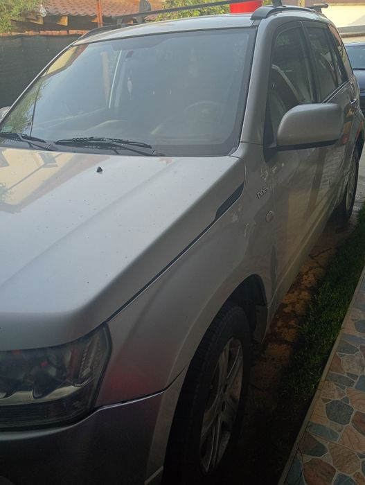 Vând Suzuki grand Vitara 1.9 ddis