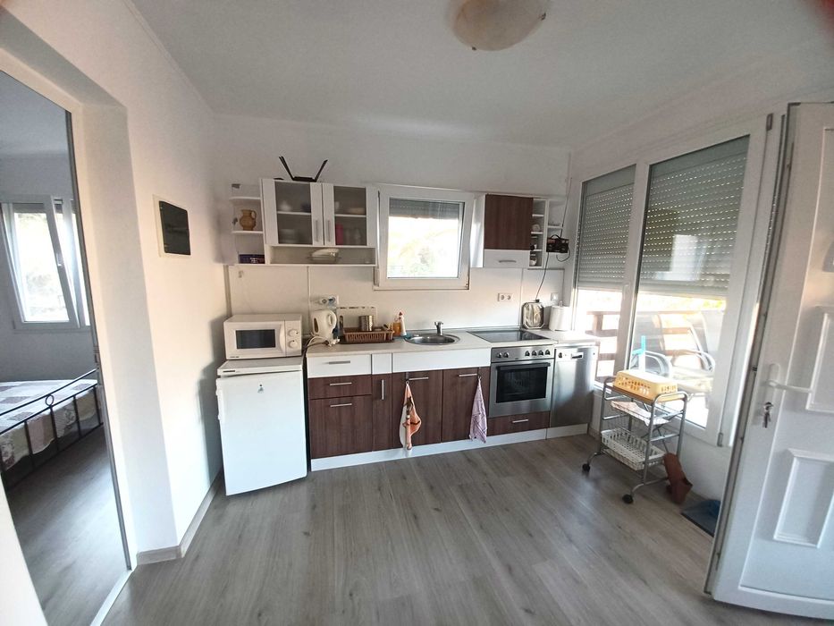 Продава Бизнес парцел 1000м2 с къща 50м2 до морето Неа Кердилия,Гърция