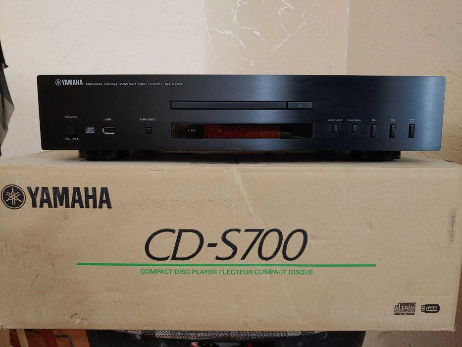 CD плейер Yamaha CD-S 700 в отличном состоянии