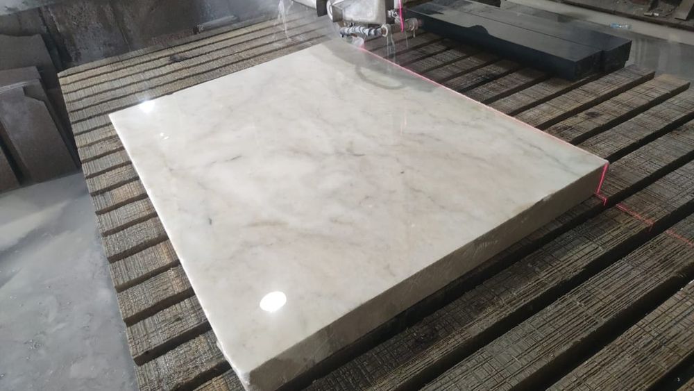 Гранит травертин мрамор ступени подоконник тумба итд