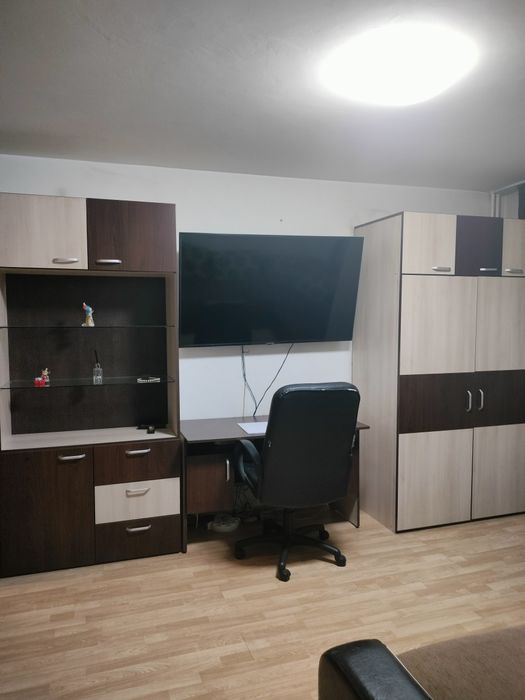 Închiriez apartament