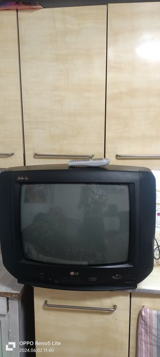 Продам Телевизор LG