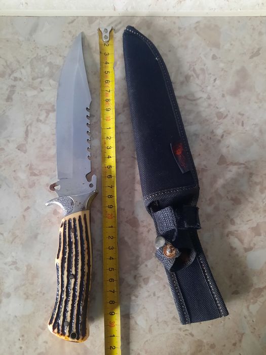 Cutit vanatoare, Depox, lama otel zimtata, 30 cm, teaca inclusa

Estim