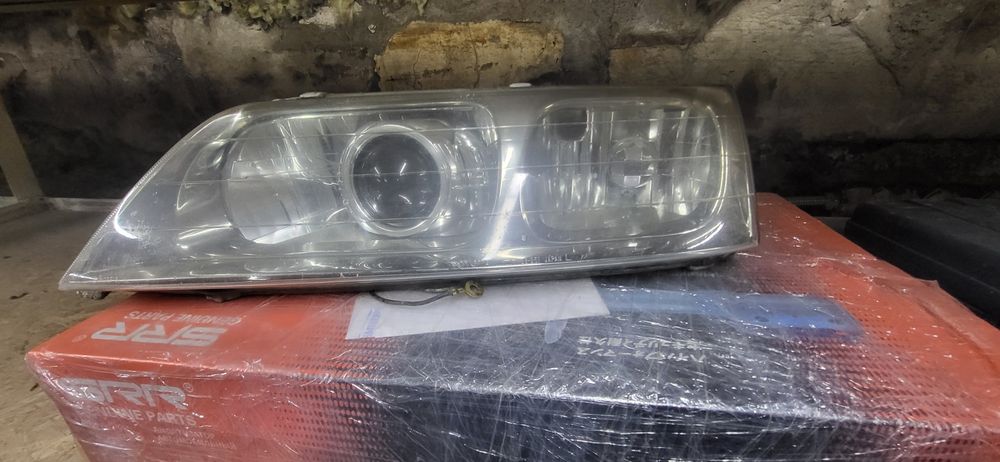 Продам фару на марк 2 100