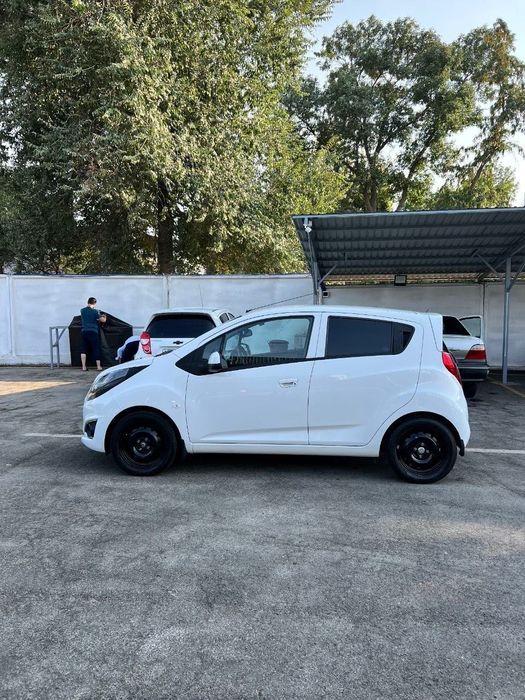 Срочно сотилади спарк