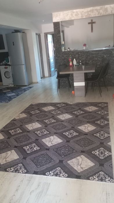 Închiriez casa in cernele