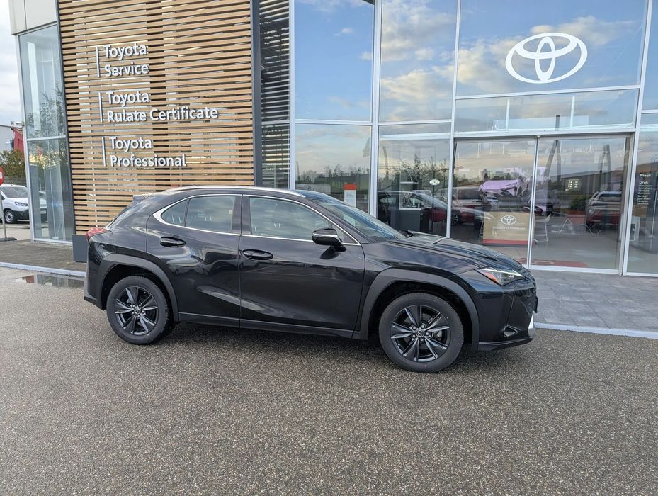 Lexus UX Model 2023 / Facelift / TVA deductibila