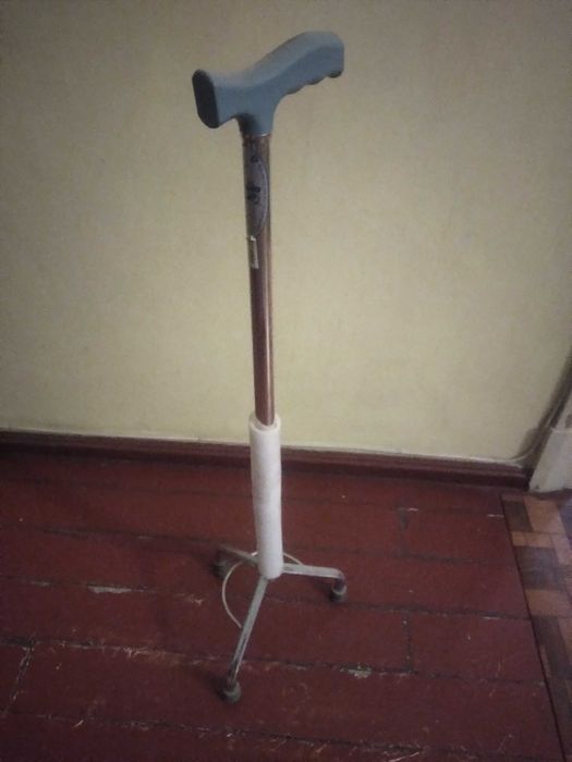 Бастун с 3 крака