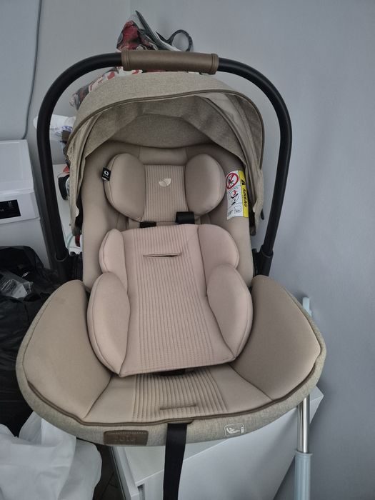 Vând scaun auto bebelusi fara suportul fix de jos