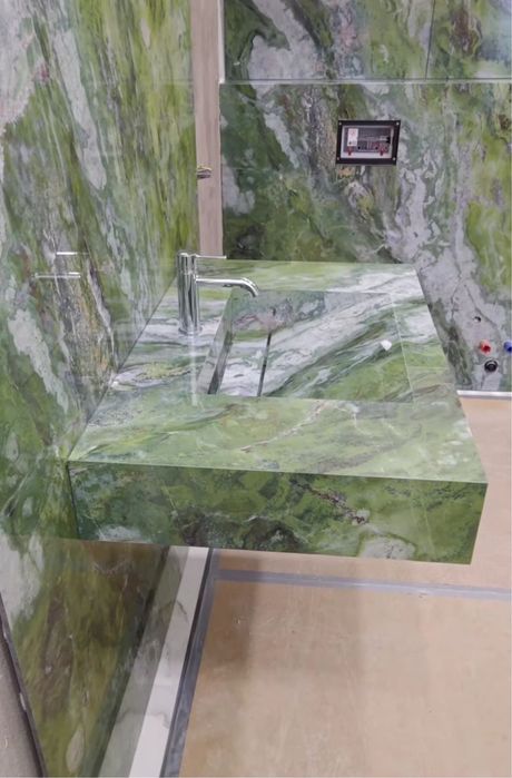 Плиточник кафелщик