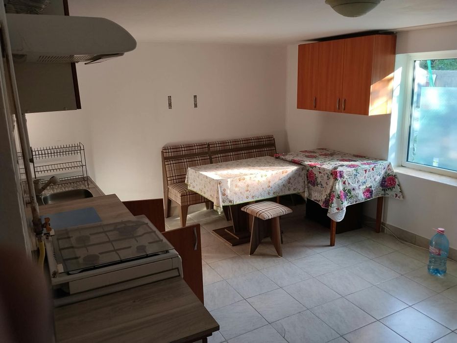 Închiriez  în Iași, Bucium ,casa 2 camere decomandate.i
