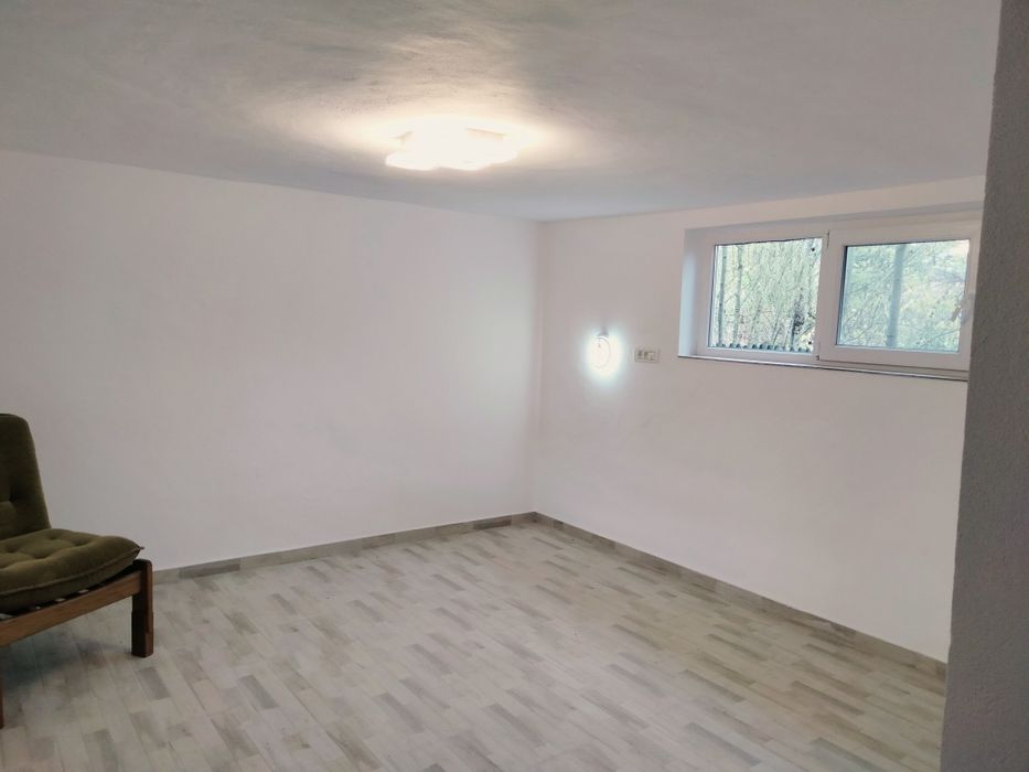 Casa total renovată pe 2500 m2