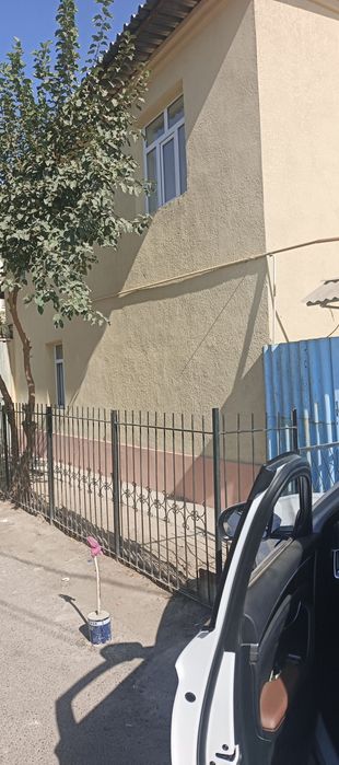 Сдаётся дом 2 этажный 4 комнаты возле  Азербайджанского центра саракул