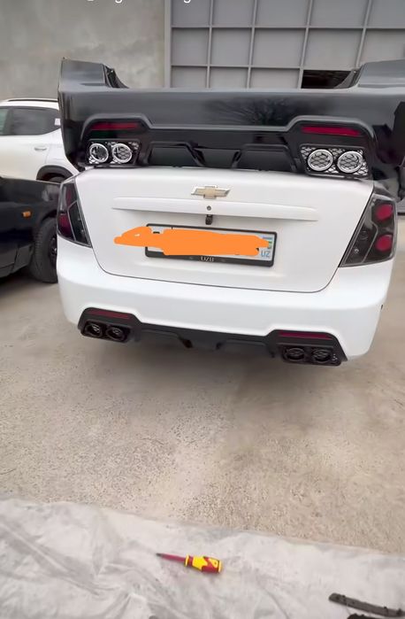Laseti uchun AMG Bamfer idealni holatda