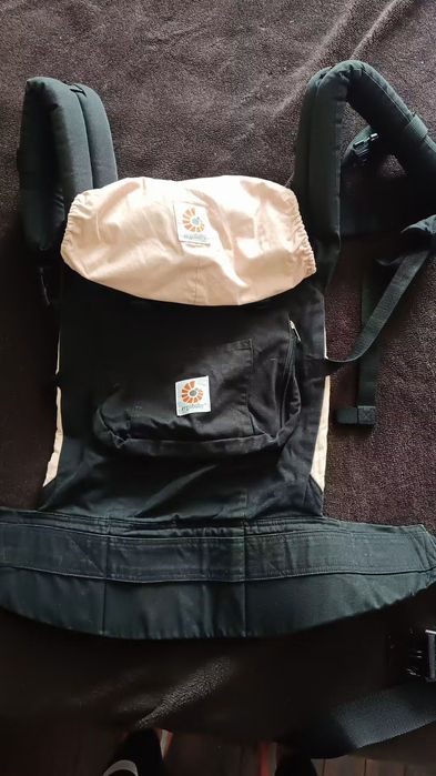 Ergobaby Original Baby Carrier ергономична раница Black/Camel
40 евро
Характеристики:
3 позиции
меки презрамки
качулка - UPF 50+
голям джоб с цип