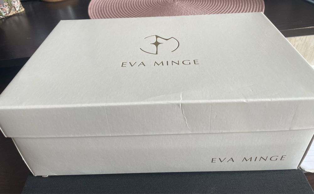 Обувки Eva Minge чисто нови