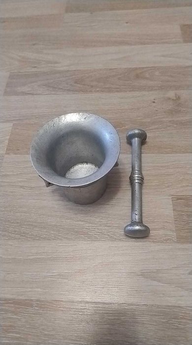 Mojar de aluminiu cu pistil