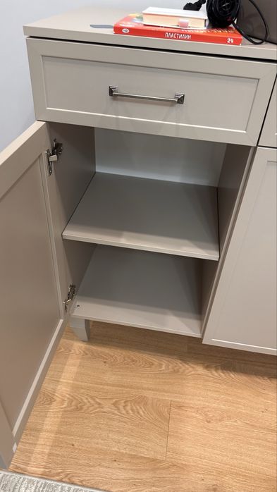 Продаётся стильный и вместительный комод