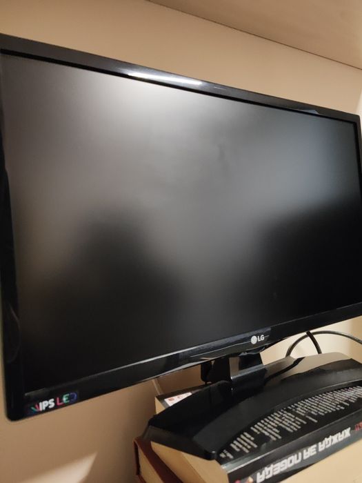 Монитор LG 22 инча