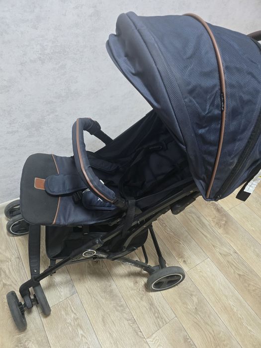 Детская прогулочная коляскака